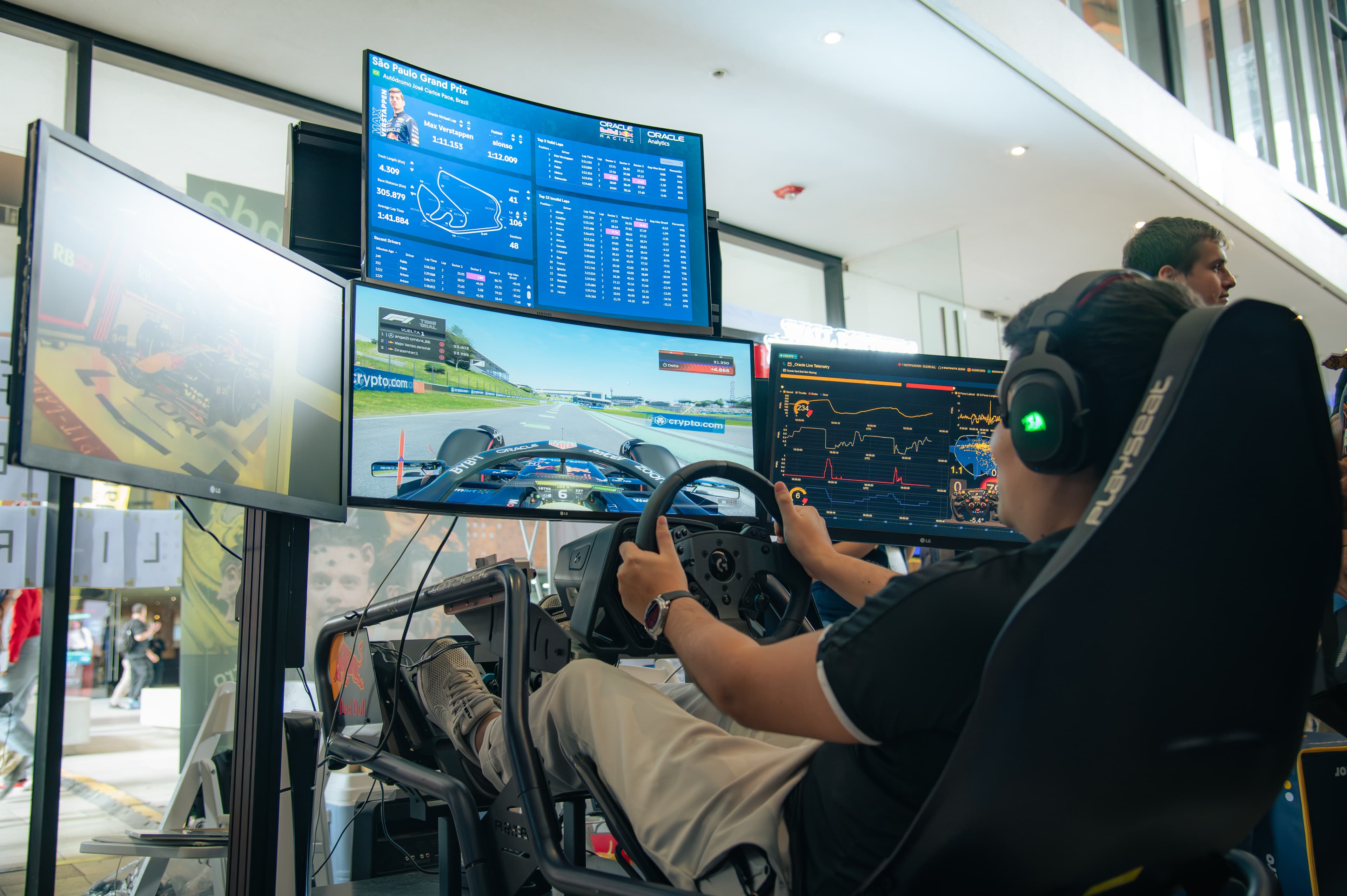 F1 Simulator — Oracle