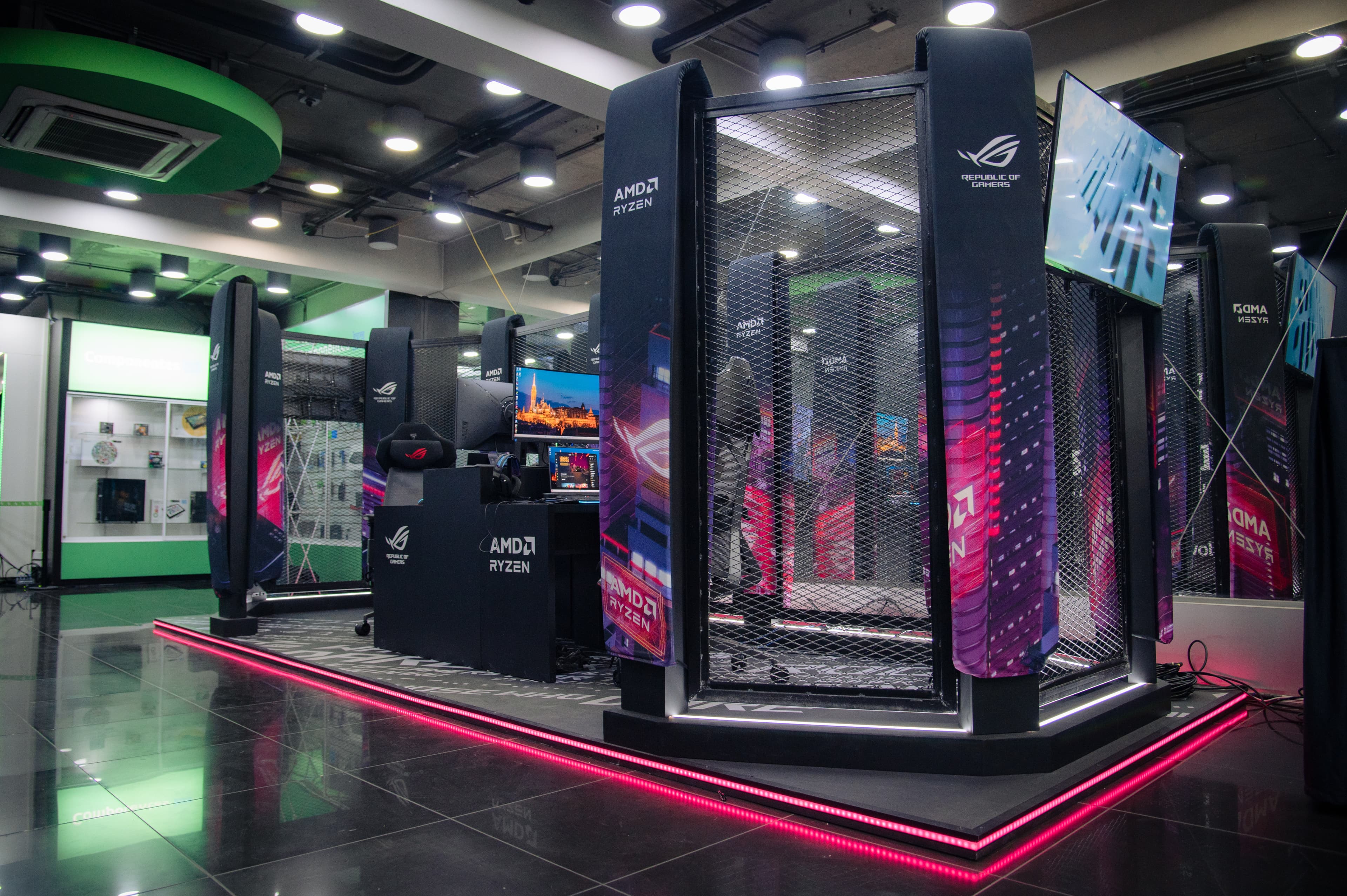 ROG Gaming Arena — AMD